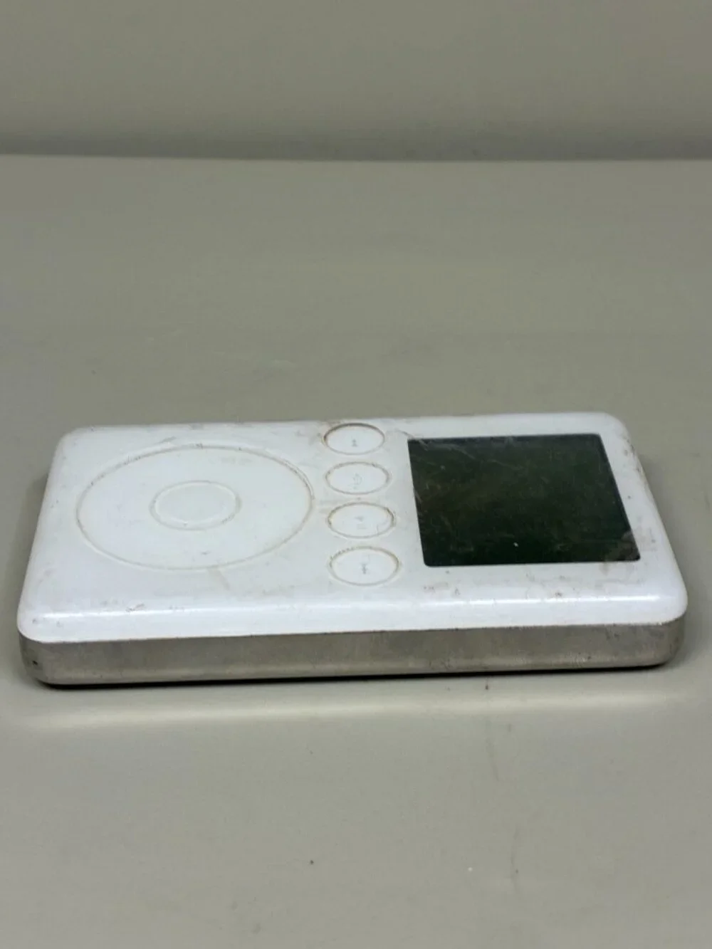 Apple iPod Classic 3rd Gen 15GB White A1040 EMC 1961 2003 MP3 FOR PARTS REPAIR